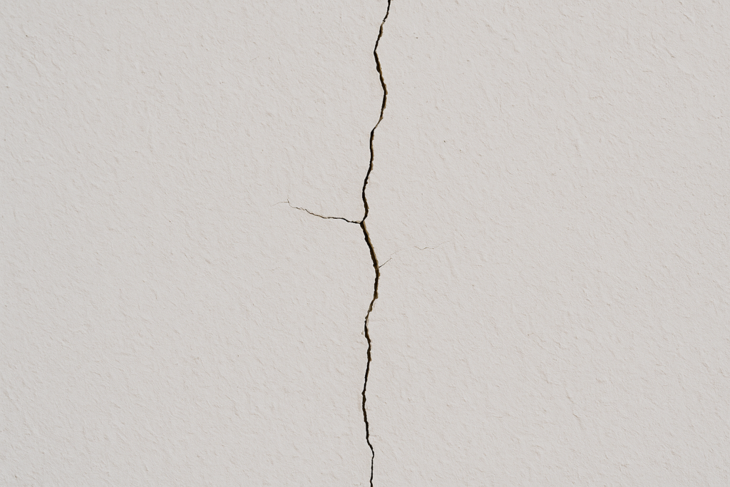 Cracked putty powder